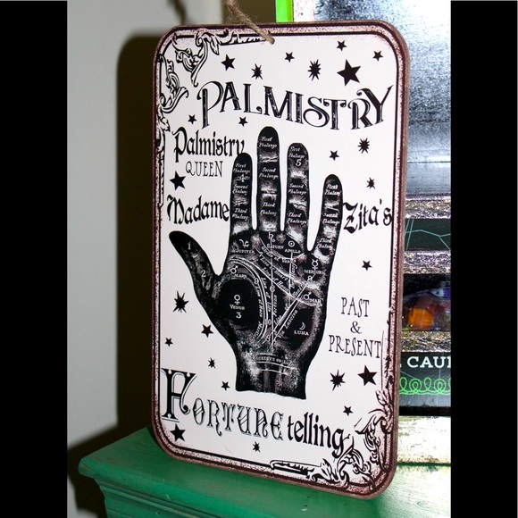 HALLOWEEN PALM READING FORTUNE TELLER WALL DECOR - Picture 1 of 14